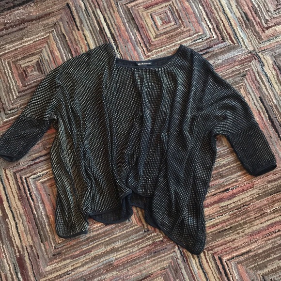 Gold and Black Flowy Mesh Tunic - Picture 6 of 6